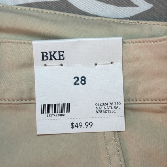 NWT BKE MOLLIE SHORTS FROM BUCKLE SIZE 28! - Picture 5 of 5